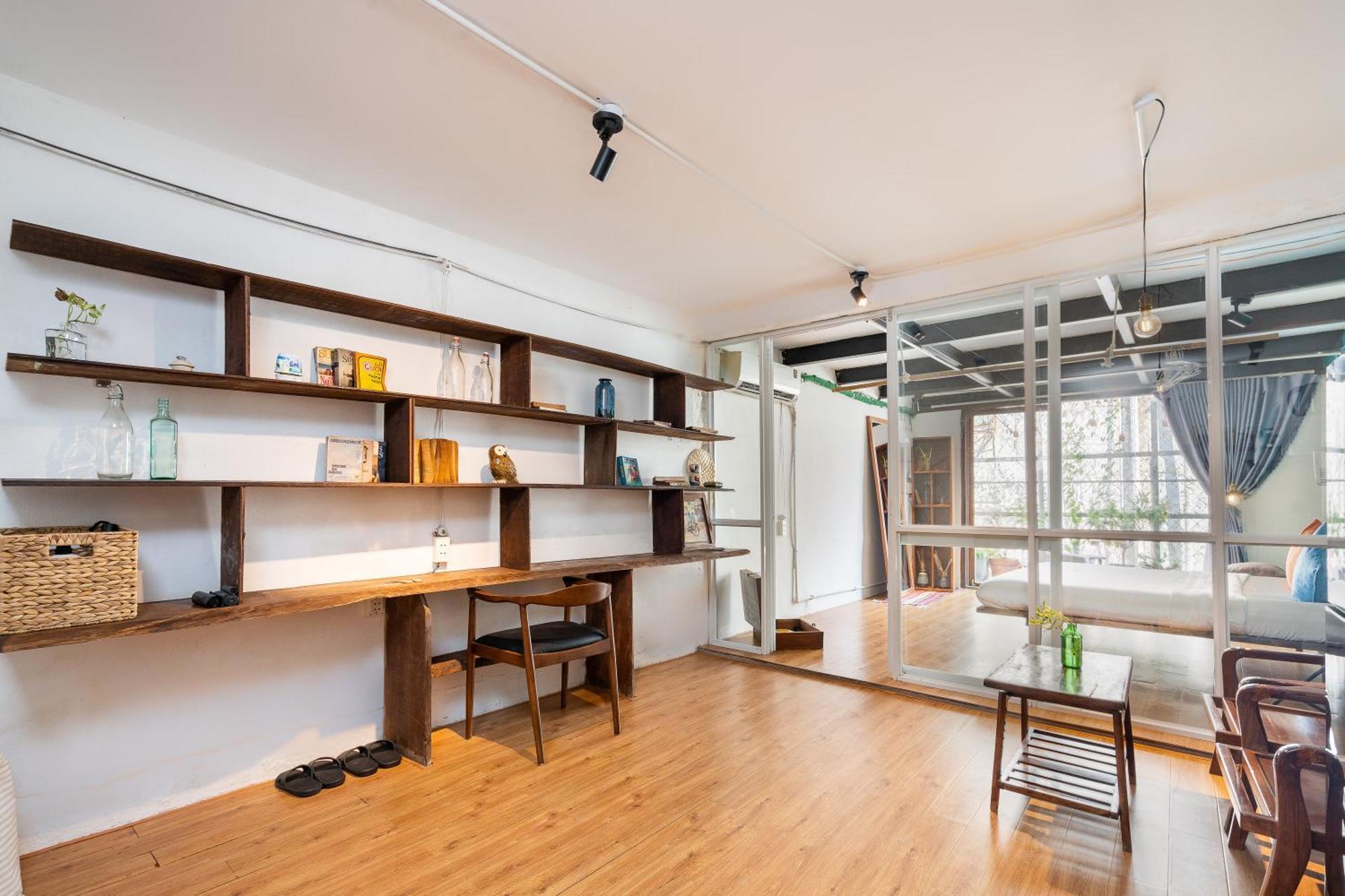 A Vintage Bedroom In District 1 Ho Chi Minh City